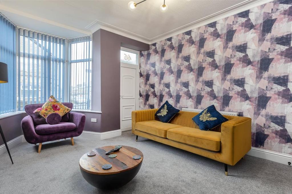 Luxury Spacious Pad With Games Room Sheffield Bagian luar foto