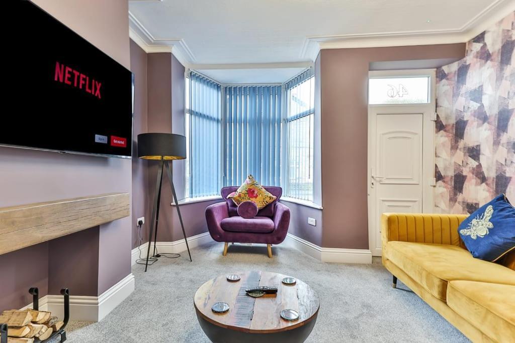 Luxury Spacious Pad With Games Room Sheffield Bagian luar foto