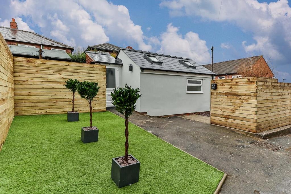 Luxury Spacious Pad With Games Room Sheffield Bagian luar foto